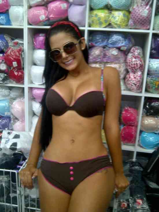 Monica Modelo WEBCAM colombiana, 22 en California para ti .... - 1